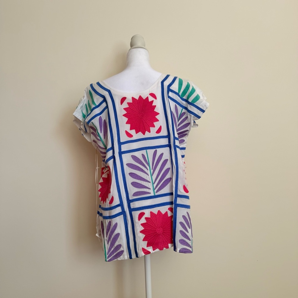 J.Marie nwt size large Embroidered Box-Pattern Tunic Top in White - Picture 3 of 8